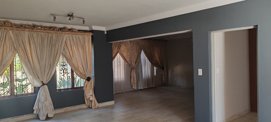 4 Bedroom Property for Sale in Melodie North West